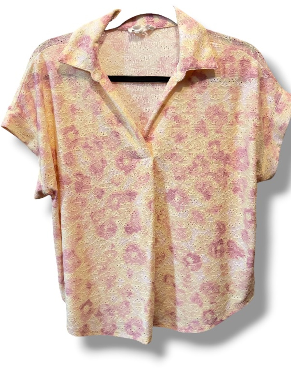 Rio & Rian Women’s Short Sleeve Collared Pink & Cream Pastels V-Neck Blouse Top